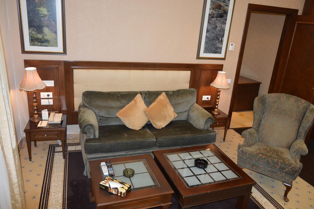 Etoile Suites Boutique Hotel Downtown ベイルート エクステリア 写真