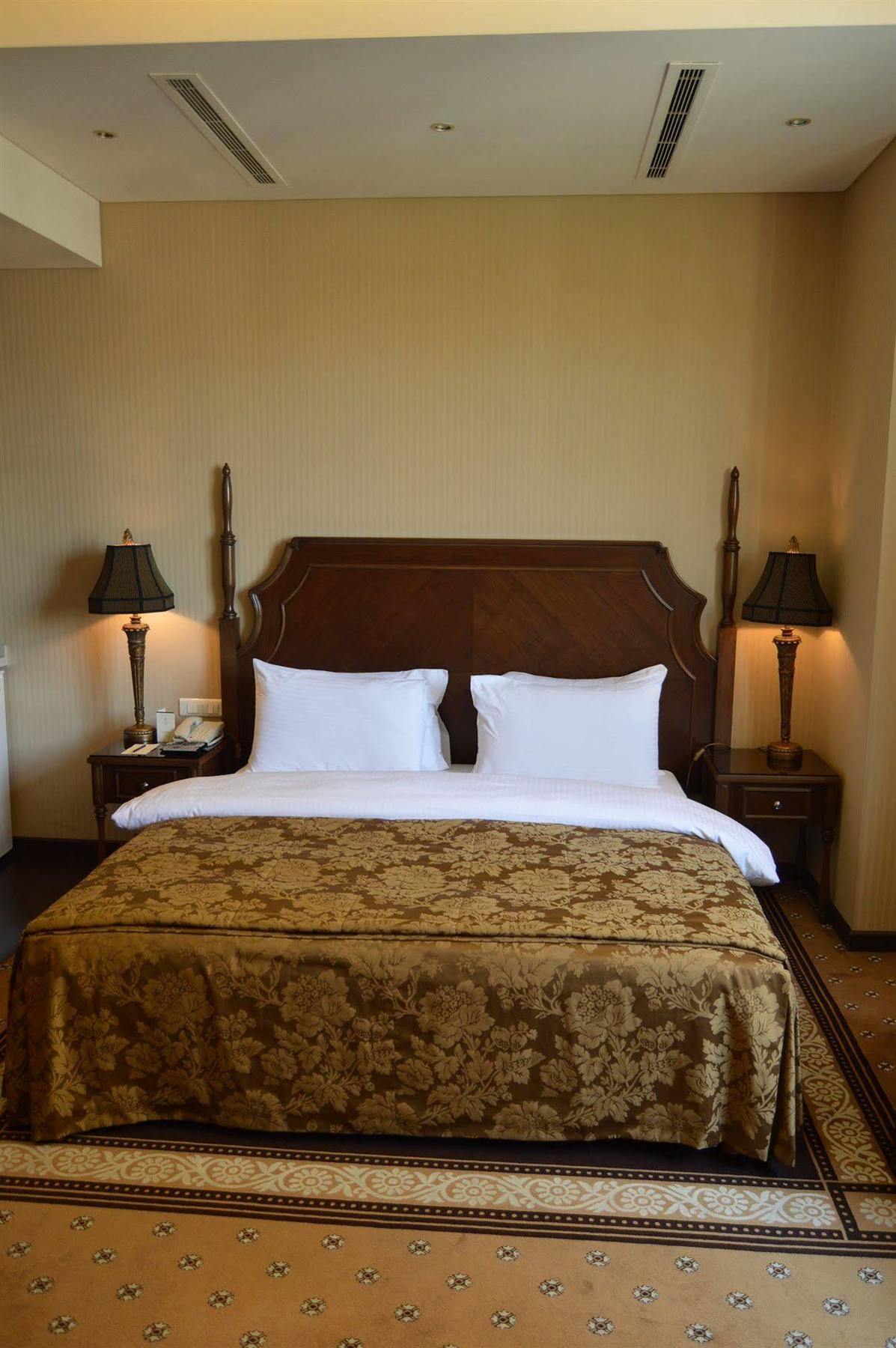Etoile Suites Boutique Hotel Downtown ベイルート エクステリア 写真