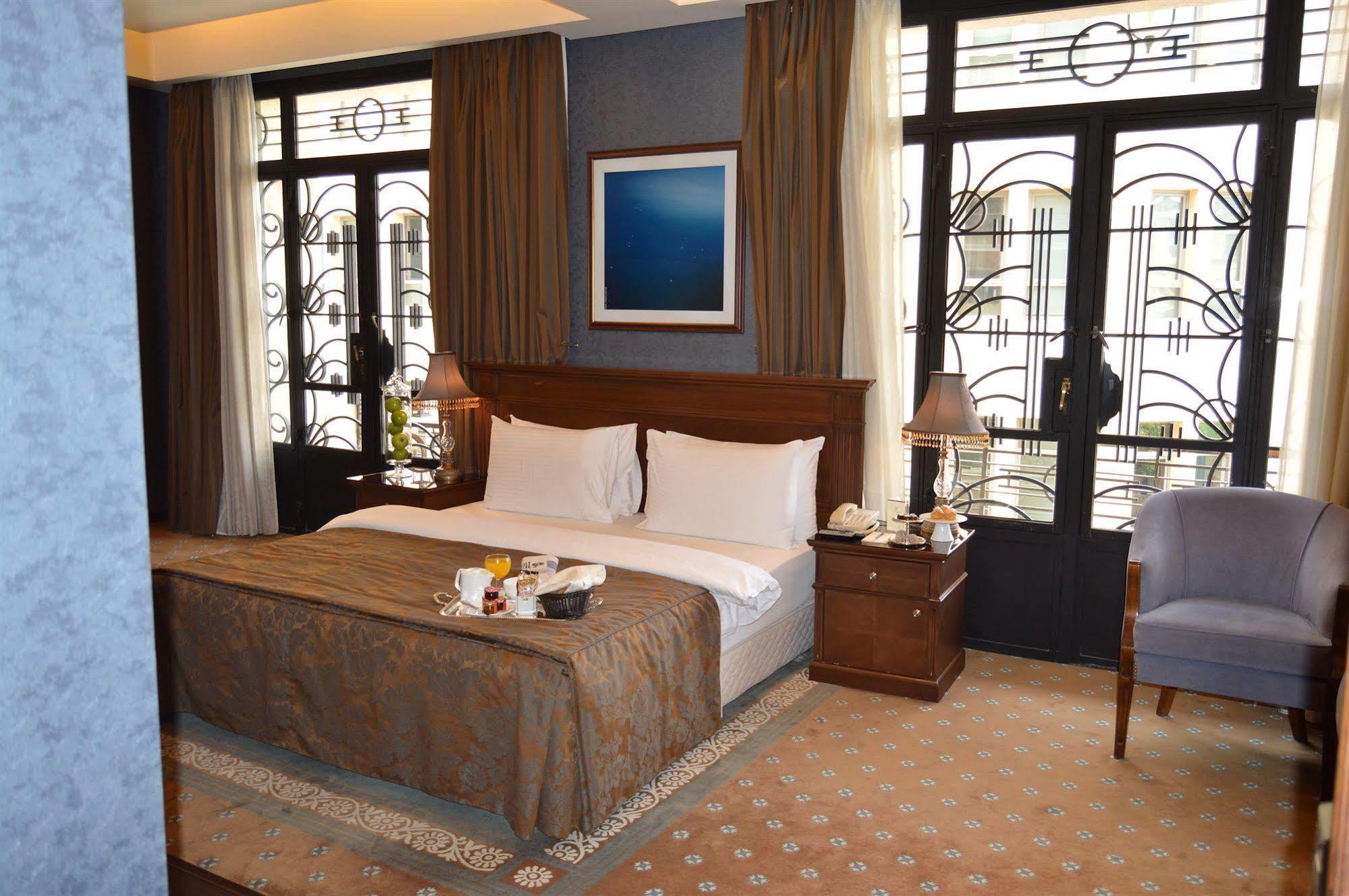 Etoile Suites Boutique Hotel Downtown ベイルート エクステリア 写真
