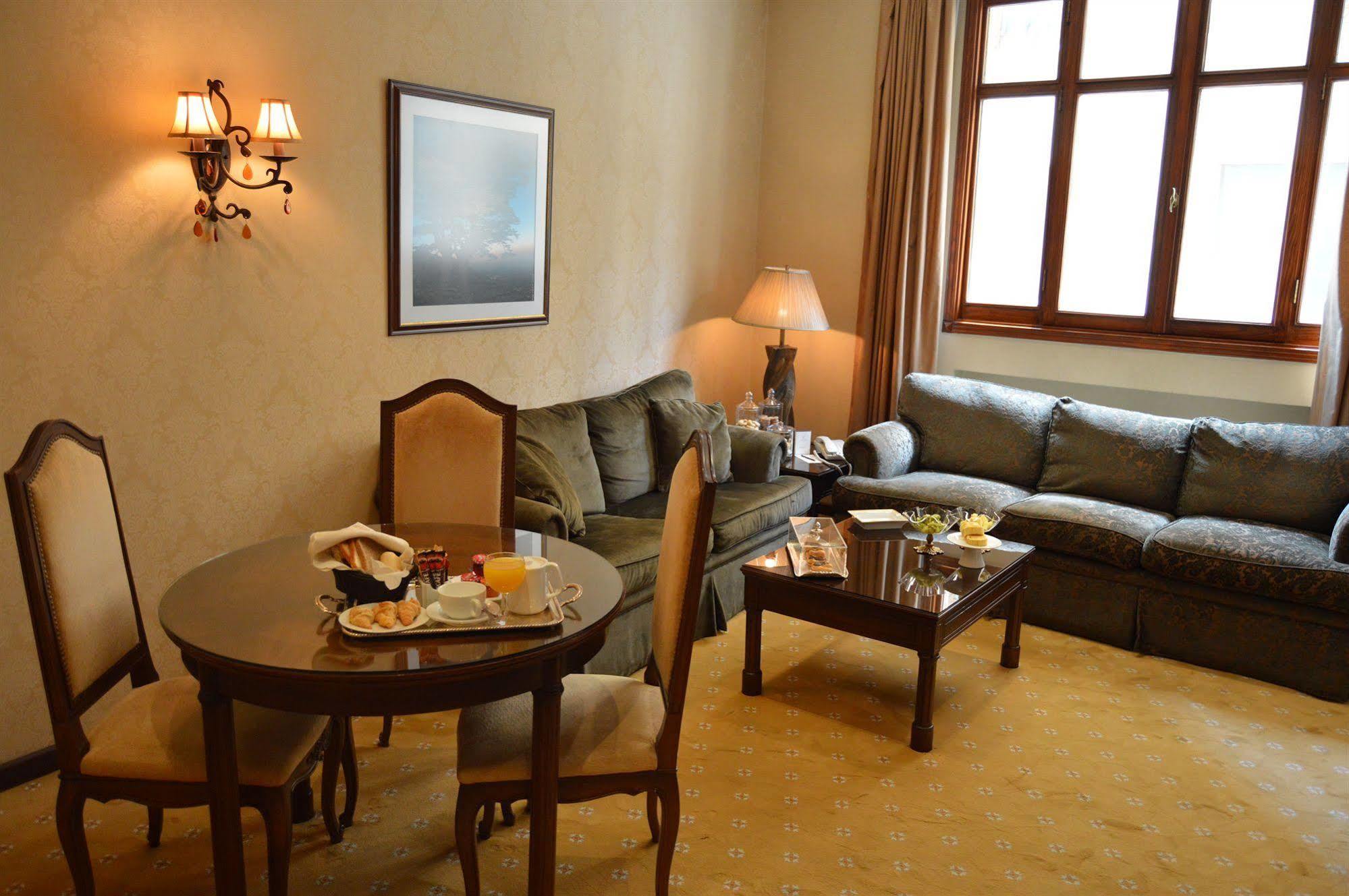 Etoile Suites Boutique Hotel Downtown ベイルート エクステリア 写真