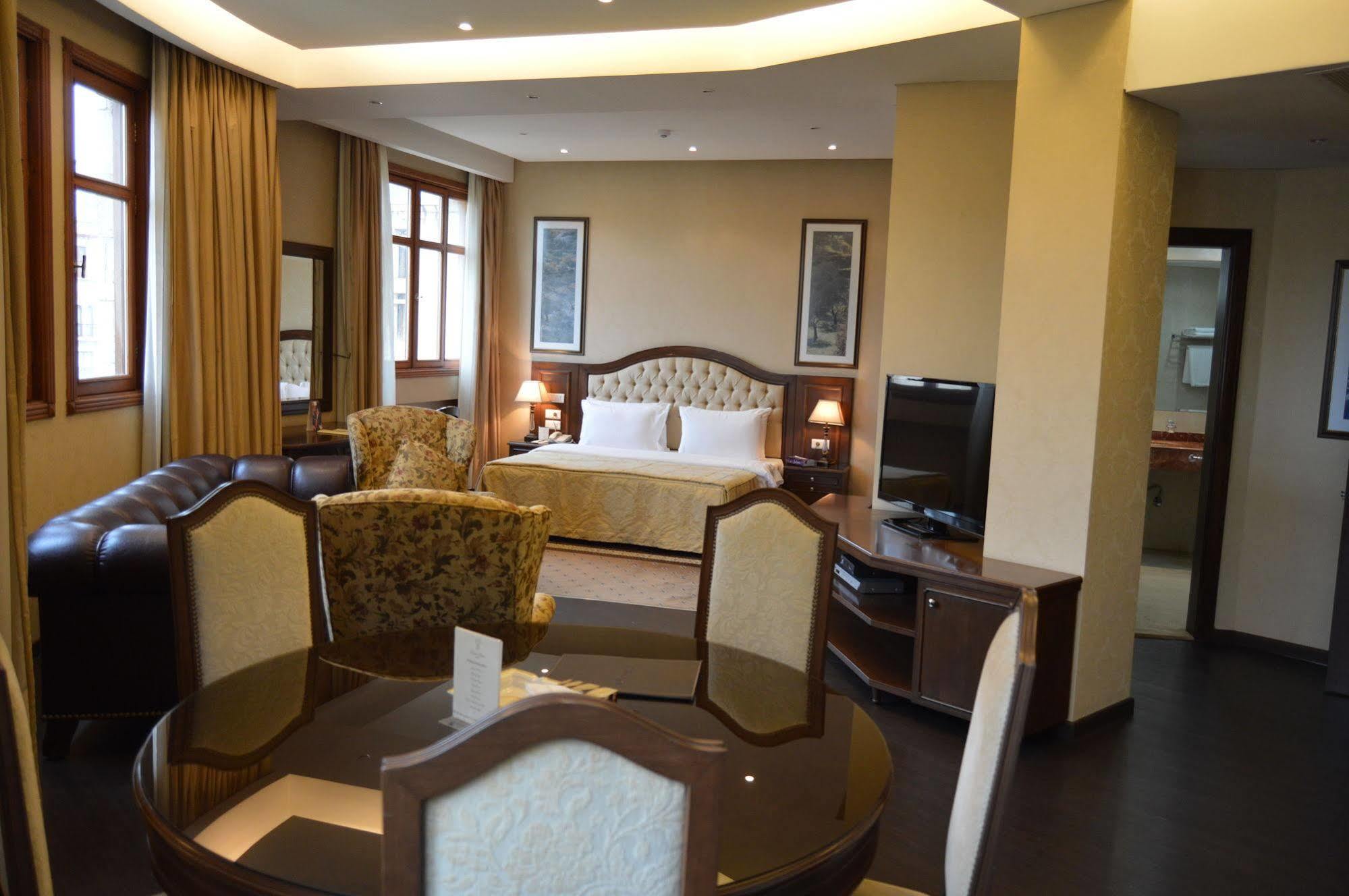 Etoile Suites Boutique Hotel Downtown ベイルート エクステリア 写真