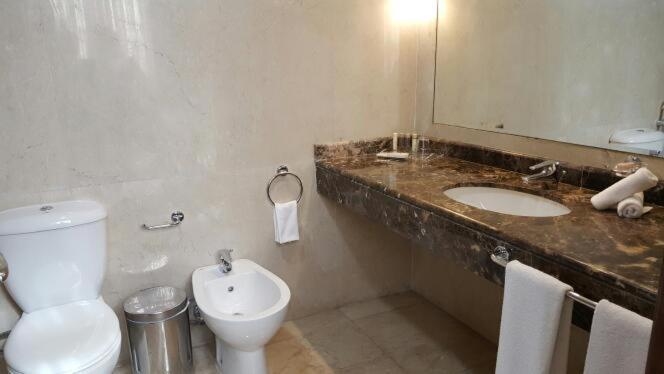 Etoile Suites Boutique Hotel Downtown ベイルート エクステリア 写真